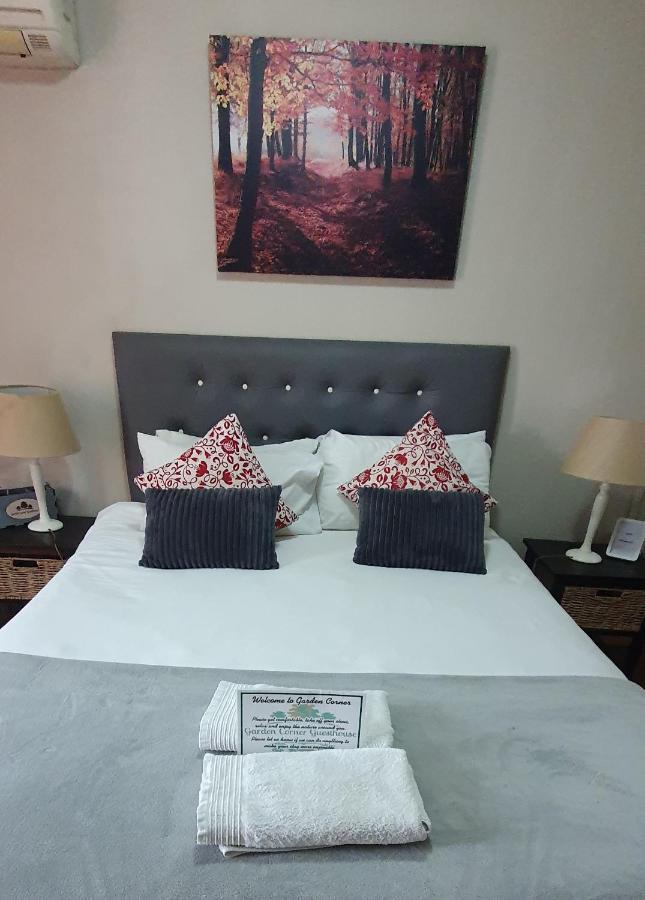 Garden Corner Guesthouse Beaufort West Esterno foto