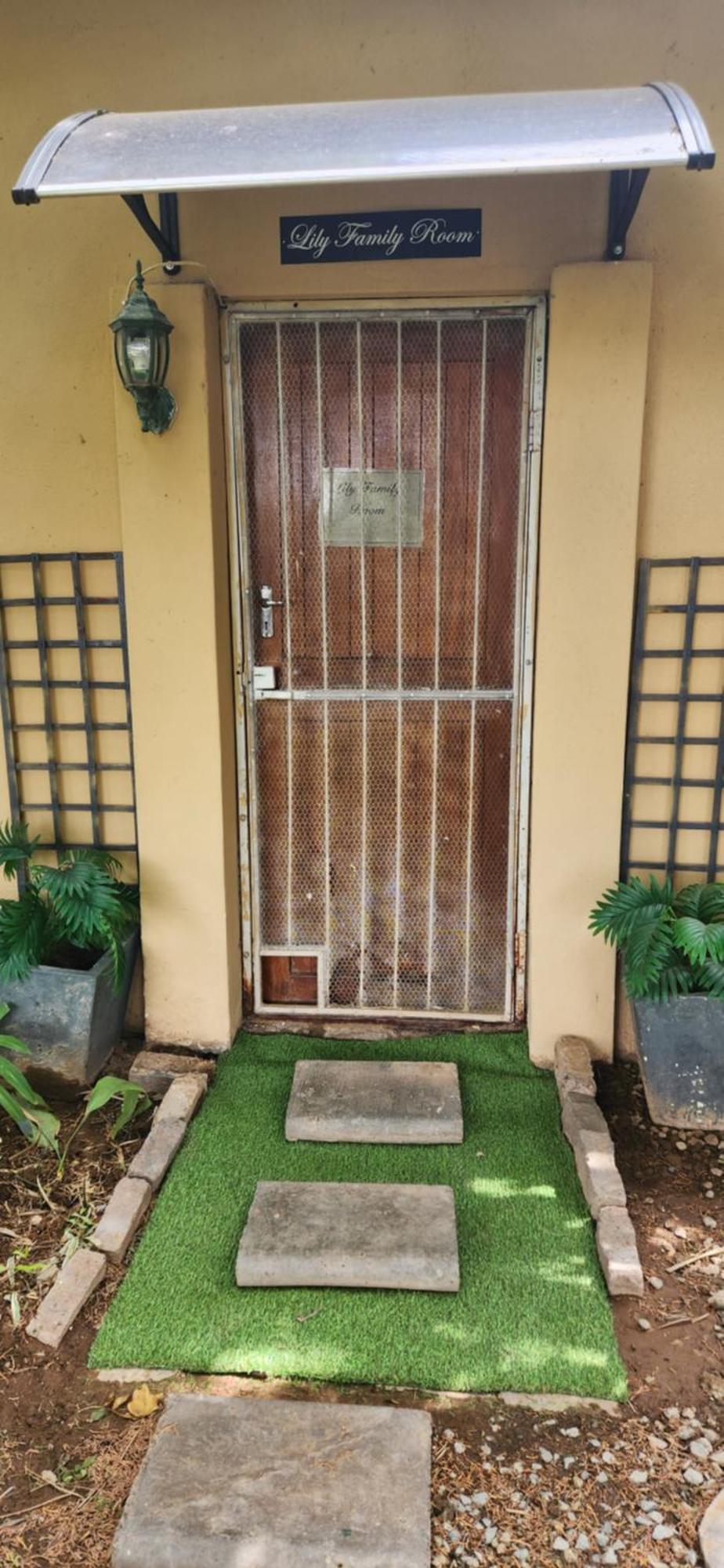 Garden Corner Guesthouse Beaufort West Esterno foto