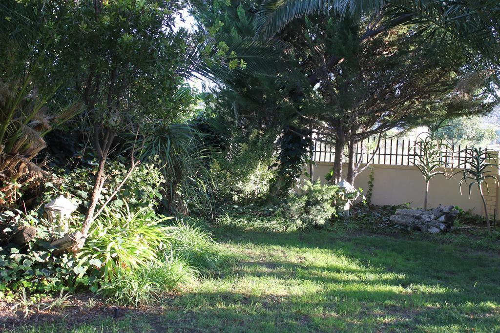 Garden Corner Guesthouse Beaufort West Esterno foto